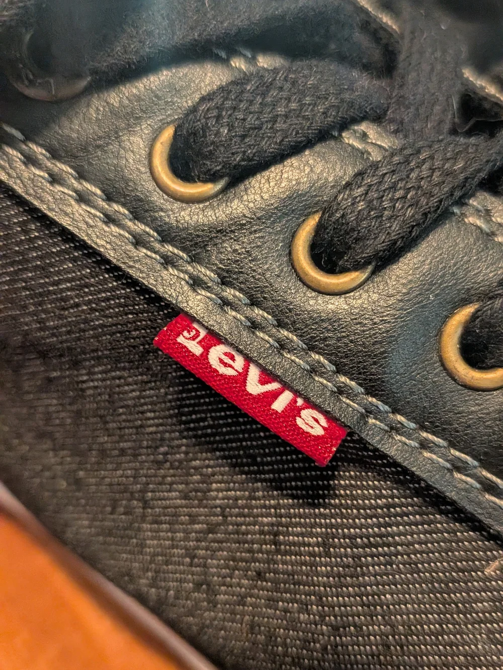 Levi's Black Canvas Low-Top Sneakers with White Toe Cap